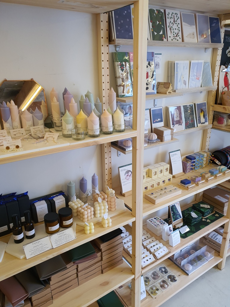 store display handmade candles aromatherapy