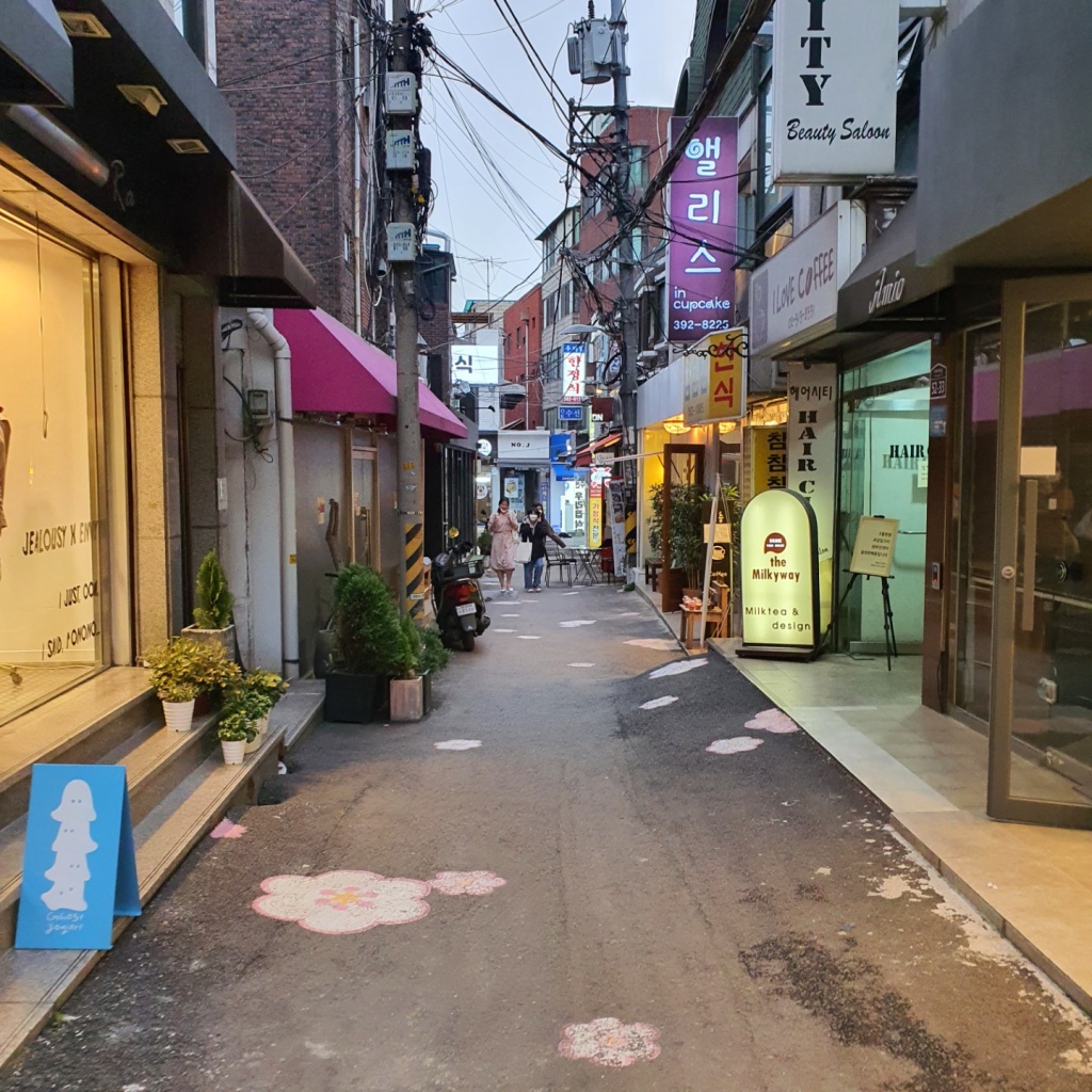 hidden alley ewha university seoul